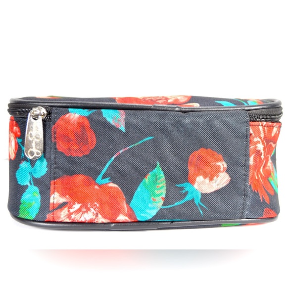 Jessica Simpson Travel Cosmetics Bag - Picture 4 of 11